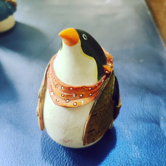 Penguins going to work. Six Miniature tradesmen, a doctor, postman, fireman, etc - Picture 9 of 9